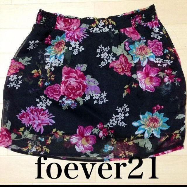 FOREVER 21(フォーエバートゥエンティーワン)のForever21 花柄スカート レディースのスカート(ミニスカート)の商品写真