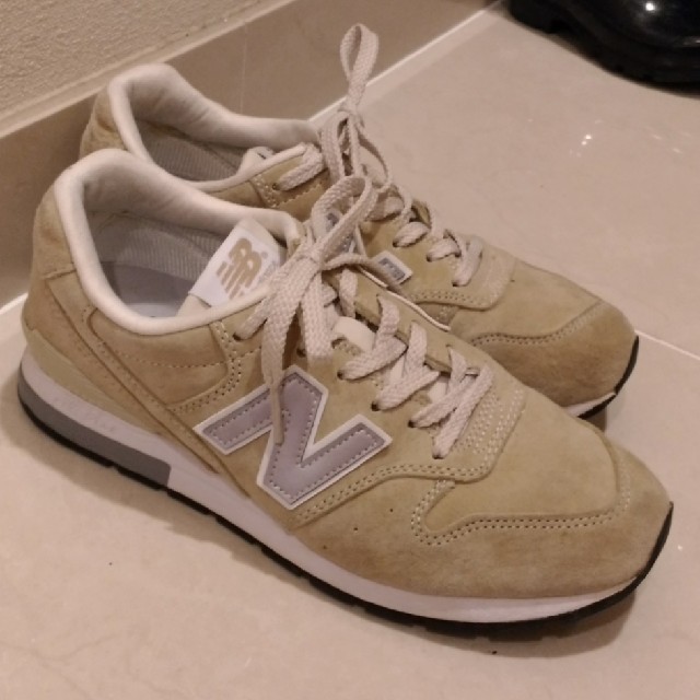 New Balance New Balance 996 ベージュ 24 0 23 5cmの通販 By Peach