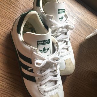 アディダス(adidas)の靴(スニーカー)