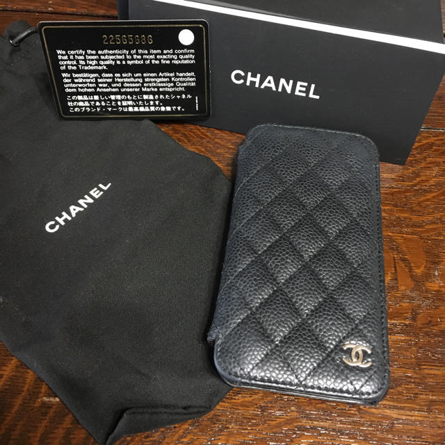 CHANEL(シャネル)の♡coco♡様専用ページ スマホ/家電/カメラのスマホアクセサリー(iPhoneケース)の商品写真