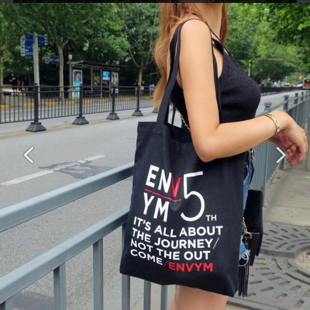 ENVYM(アンビー)のENVYM 5周年限定ショッパー レディースのバッグ(トートバッグ)の商品写真
