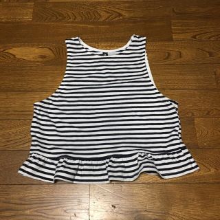 エイチアンドエム(H&M)のショート丈裾フリルボーダートップス(カットソー(半袖/袖なし))