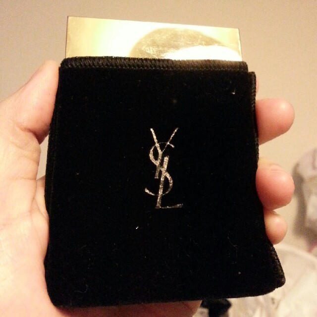 Yves Saint Laurent Beaute(イヴサンローランボーテ)のイヴ サンローラン アイシャドウ 19 グリーン系 YSL コスメ/美容のベースメイク/化粧品(アイシャドウ)の商品写真