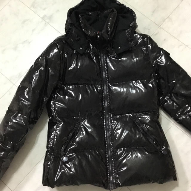 MONCLER - モンクレール エナメル質 ダウン の通販 by しょこ's shop｜モンクレールならラクマ