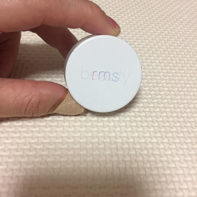 Cosme Kitchen(コスメキッチン)のrms ファンデーション コスメ/美容のベースメイク/化粧品(ファンデーション)の商品写真