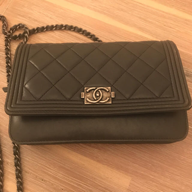 BOY CHANEL チェーンウォレットレディース