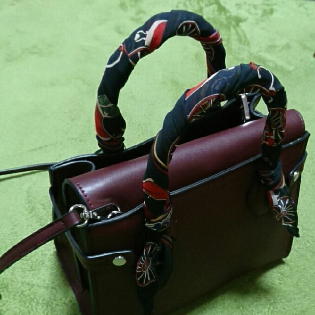 ZARA(ザラ)のZARA ハンドバッグ 未使用 ボルドー レディースのバッグ(ショルダーバッグ)の商品写真
