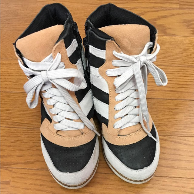 JEFFREY CAMPBELL(ジェフリーキャンベル)の配色 スタッズインヒールスニーカー    ローズバッド レディースの靴/シューズ(スニーカー)の商品写真