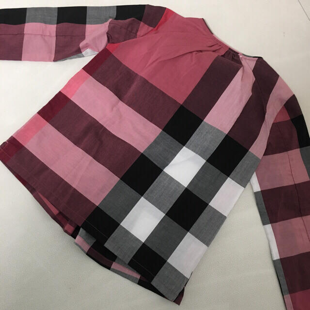 BURBERRY(バーバリー)の【 カノン様 ご専用です 】今季 バーバリー トップス 4y 新品 キッズ/ベビー/マタニティのキッズ服女の子用(90cm~)(ブラウス)の商品写真