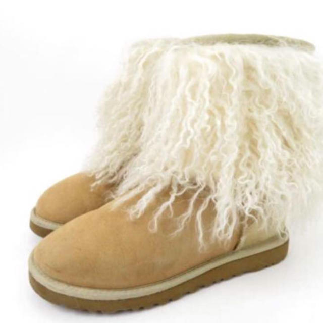 シューズ丈ミドルUGG リアルファー付きムートンブーツ