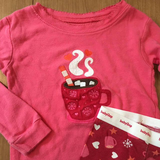 babyGAP(ベビーギャップ)のbabyGap パジャマ 90 キッズ/ベビー/マタニティのキッズ服女の子用(90cm~)(パジャマ)の商品写真