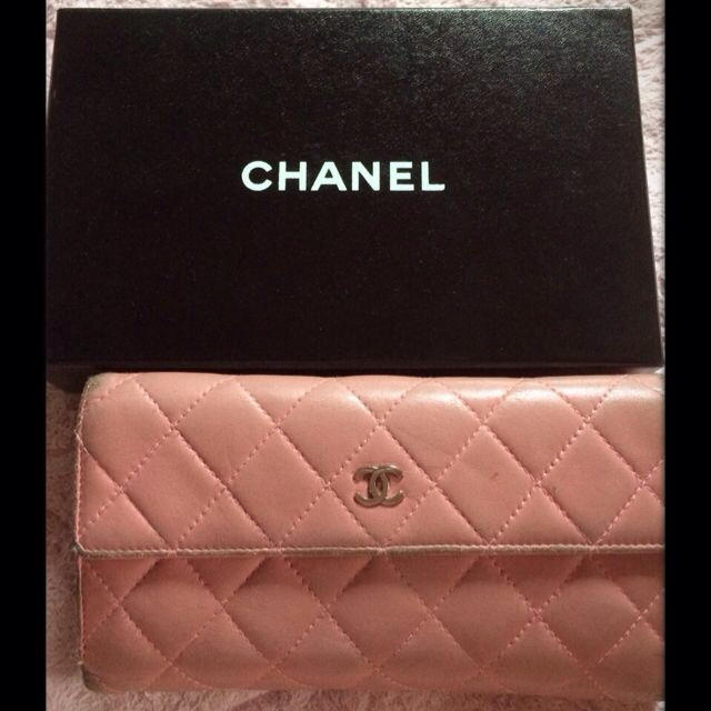 CHANEL(シャネル)のマトラッセ二つ折り財布♡ピンク 送料込！ レディースのファッション小物(財布)の商品写真