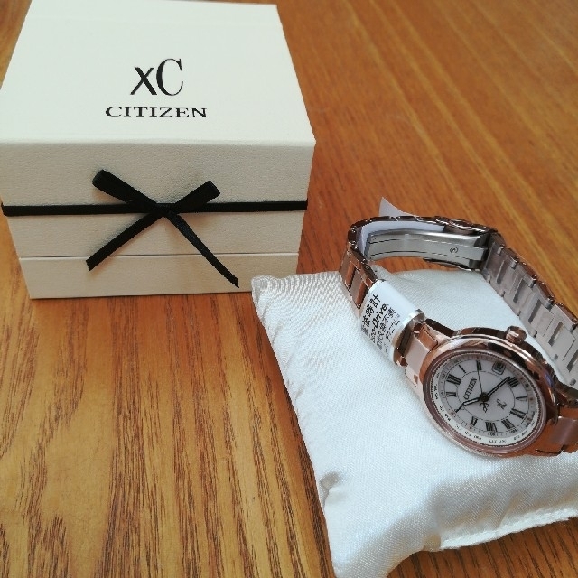 最新な CITIZEN - 送料無料 EC1144-51W ティタニタライン XC CITIZEN 腕時計