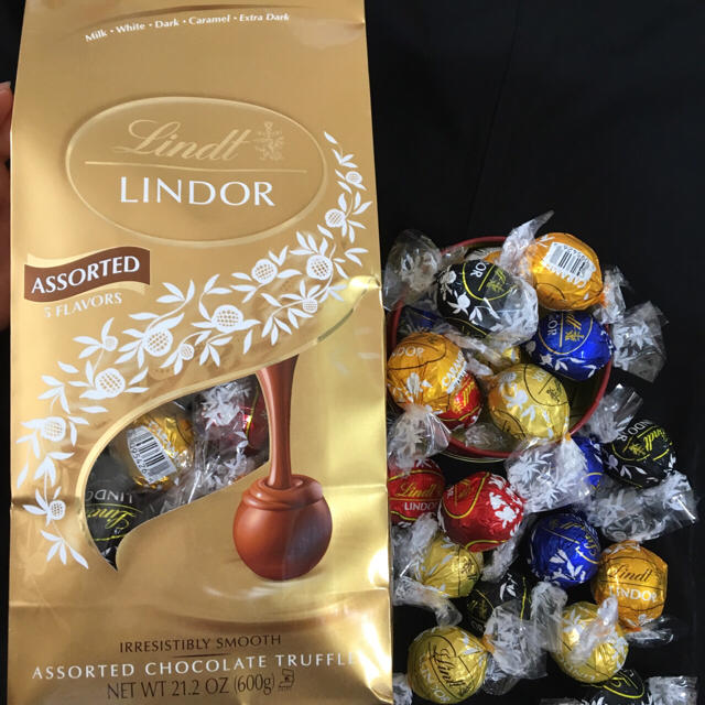 Lindt 50粒 半額以下 高級リンツリンドールチョコレートの通販 By コーラが飲みたい S Shop リンツならラクマ