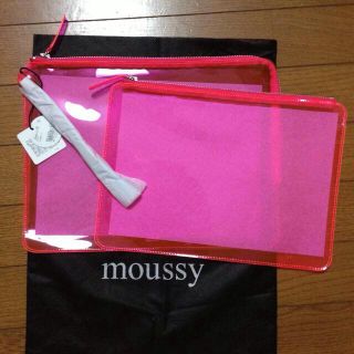 マウジー(moussy)のmoussy☆ビニールクラッチセット(クラッチバッグ)