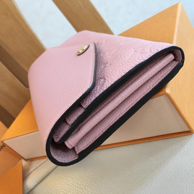 LOUIS VUITTON - 極美品 ルイヴィトン ポルトフォイユサラ LOUIS VUITTON - 極美品 ルイヴィトン ポルトフォイユサラ