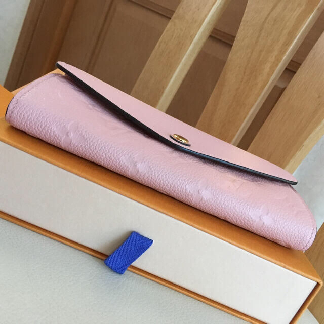 LOUIS VUITTON - 極美品 ルイヴィトン ポルトフォイユサラ LOUIS VUITTON - 極美品 ルイヴィトン ポルトフォイユサラ