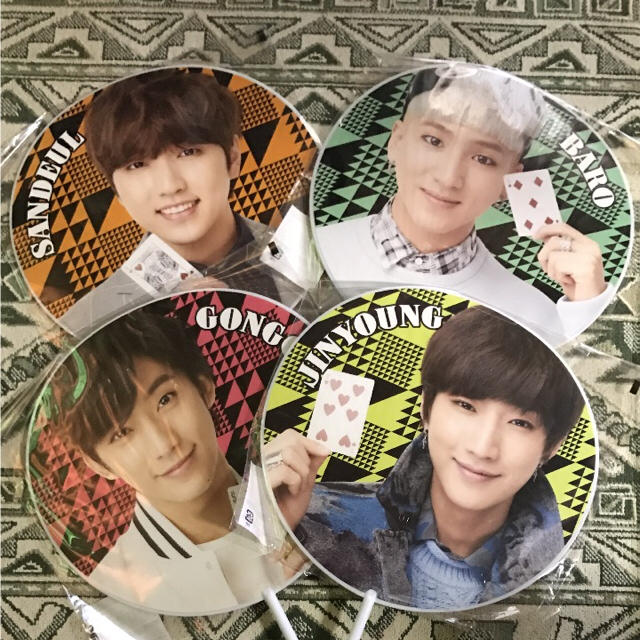 B1A4(ビーワンエーフォー)のB1A4うちわ エンタメ/ホビーのCD(K-POP/アジア)の商品写真