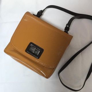 ザラ(ZARA)のZARA ショルダーバッグ  キャメル(ショルダーバッグ)