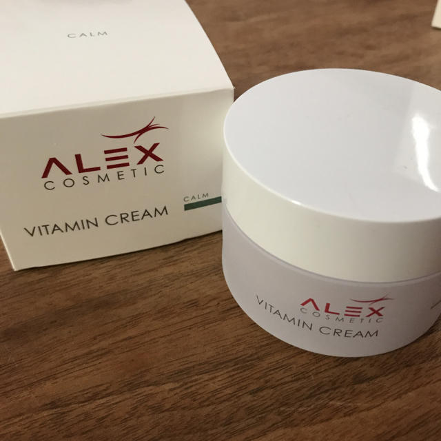 ALEX アレックス ビタミン クリーム ５０ml コスメ/美容のスキンケア/基礎化粧品(フェイスクリーム)の商品写真