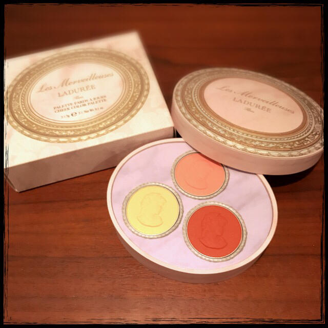 Les Merveilleuses LADUREE(レメルヴェイユーズラデュレ)のラデュレ♡限定♡チークパレット♡未使用 コスメ/美容のベースメイク/化粧品(チーク)の商品写真