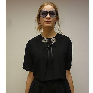 ロシャス(ROCHAS)のROCHAS マスクビジューブラウス 40(シャツ/ブラウス(半袖/袖なし))