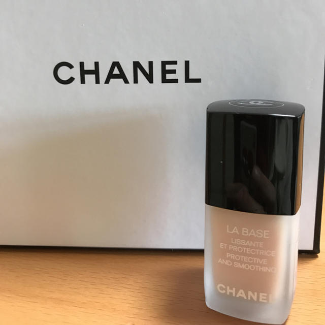 CHANEL(シャネル)のCHANEL  ラ バーズ  ベースコート コスメ/美容のネイル(ネイルトップコート/ベースコート)の商品写真