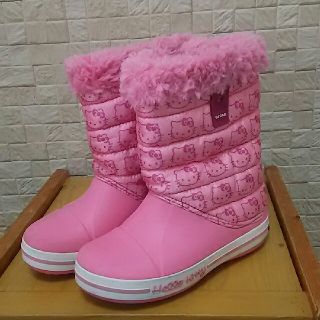 クロックス(crocs)のひとみさん購入します。クロックス 長靴 ファー キティ J2 キッズ(ブーツ)