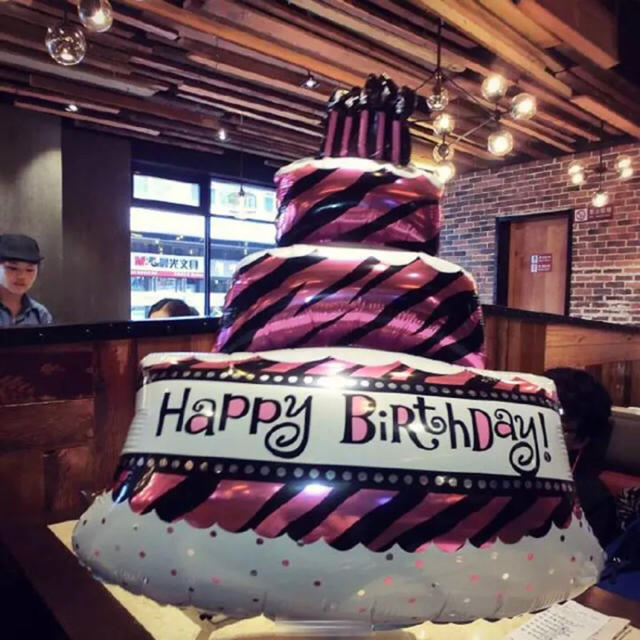 バースデーケーキ 巨大 バルーン 誕生日 お祝い Happy Birthdayの通販 By 世界のバルーン ラクマ