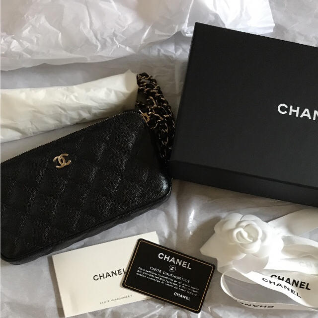 CHANEL(シャネル)の新品 シャネル チェーンウォレット キャビアスキン 2017 レディースのファッション小物(財布)の商品写真