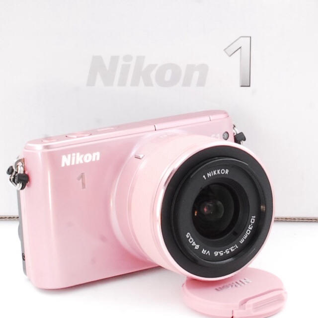 Nikon(ニコン)の☆Wi-Fiでスマホへ☆カメラケース付き♬大人気ピンク♡ニコンS1 レンズセット スマホ/家電/カメラのカメラ(ミラーレス一眼)の商品写真