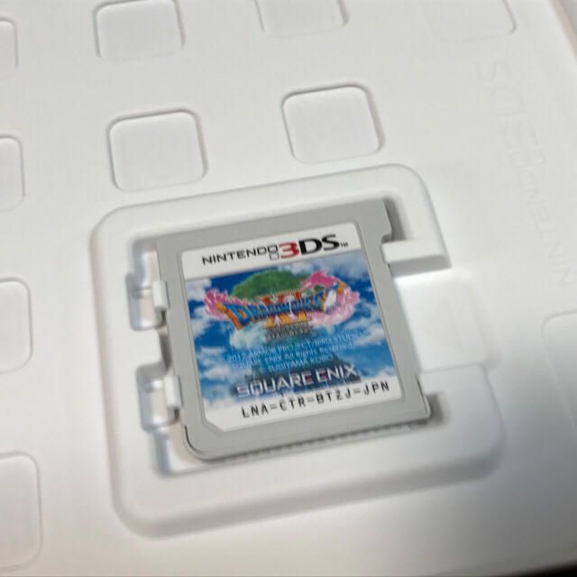 ニンテンドー3DS(ニンテンドー3DS)のドラクエ11 3DSソフト  ドラゴンクエストⅺ 任天堂 エンタメ/ホビーのゲームソフト/ゲーム機本体(携帯用ゲームソフト)の商品写真