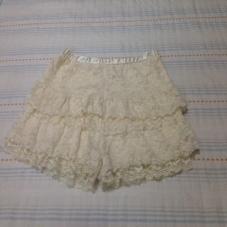 ナチュラルクチュール(natural couture)のナチュラルクチュールレースキュロット🎵(ショートパンツ)
