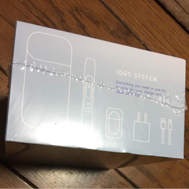 IQOS(アイコス)の新品未開封 アイコス 2.4plus ホワイト 本体 メンズのファッション小物(タバコグッズ)の商品写真