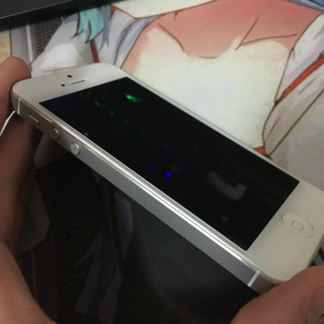 Apple(アップル)のiPhone5 au 16GB White 美品 スマホ/家電/カメラのスマートフォン/携帯電話(スマートフォン本体)の商品写真