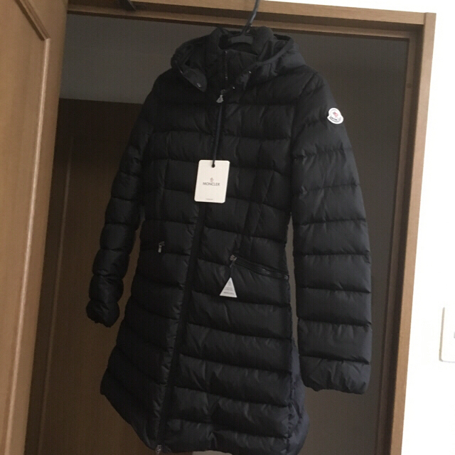 MONCLER(モンクレール)のももたむ様専用  charpal  ブラック 14A  MONCLER  レディースのジャケット/アウター(ダウンコート)の商品写真