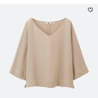 ユニクロ(UNIQLO)の新品未使用 UNIQLO ドレープブラウス ベージュ(シャツ/ブラウス(長袖/七分))