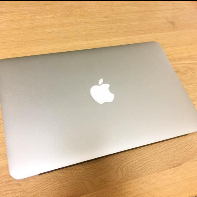 Mac (Apple)(マック)の【美品】MacBook Air 11inch MJVM2J/A 動作確認済  スマホ/家電/カメラのPC/タブレット(ノートPC)の商品写真