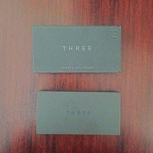 THREE(スリー)のTHREE.チーキーシークブラッシュ05 コスメ/美容のベースメイク/化粧品(チーク)の商品写真