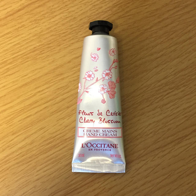 L'OCCITANE(ロクシタン)の★ななさん様専用【新品】L'OCCITANEチェリーブロッサム コスメ/美容のボディケア(ハンドクリーム)の商品写真