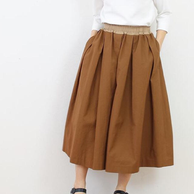 美品 yori タックキャンバススカート キャメル ブラウン