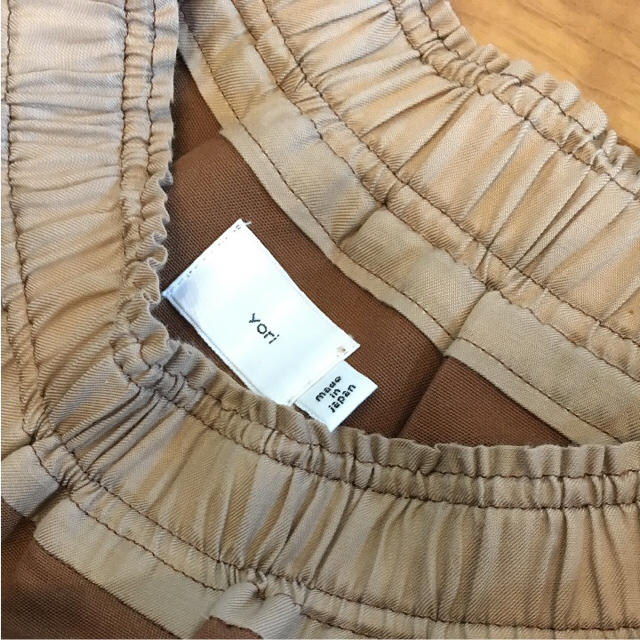 美品 yori タックキャンバススカート キャメル ブラウン