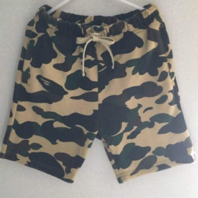 A BATHING APE(アベイシングエイプ)のBAPE KIDS 1st CAMO ハーフパンツ 110 キッズ/ベビー/マタニティのキッズ服男の子用(90cm~)(パンツ/スパッツ)の商品写真