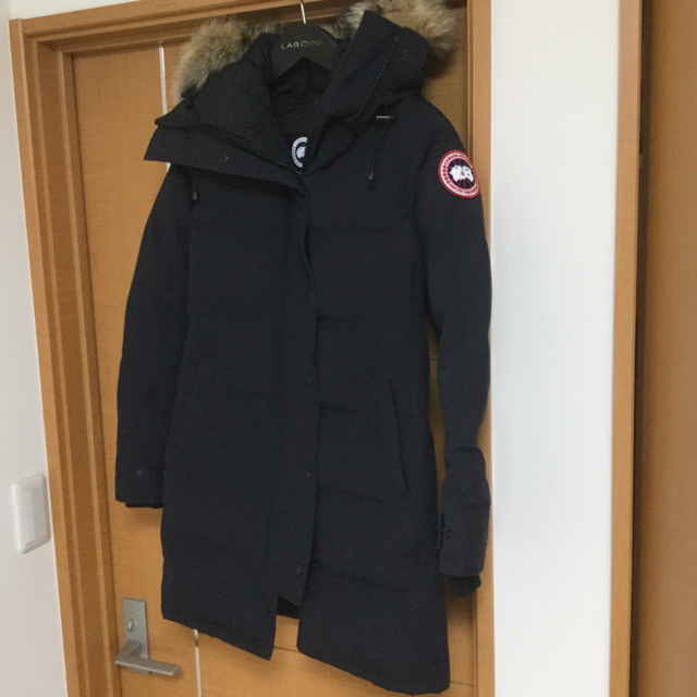 CANADA GOOSE(カナダグース)のフリル特価‼️極美品 カナダグース マッケンジー ネイビーS レディースのジャケット/アウター(ダウンジャケット)の商品写真