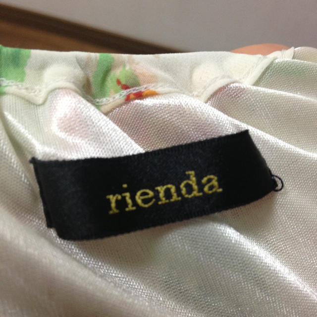 rienda(リエンダ)の値下げ！rienda花柄シフォントップス レディースのトップス(チュニック)の商品写真