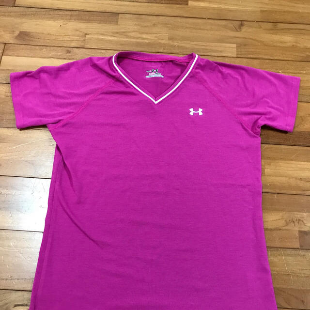 UNDER ARMOUR(アンダーアーマー)の専用です。アンダーアーマー 140 キッズ Tシャツ キッズ/ベビー/マタニティのキッズ服女の子用(90cm~)(Tシャツ/カットソー)の商品写真