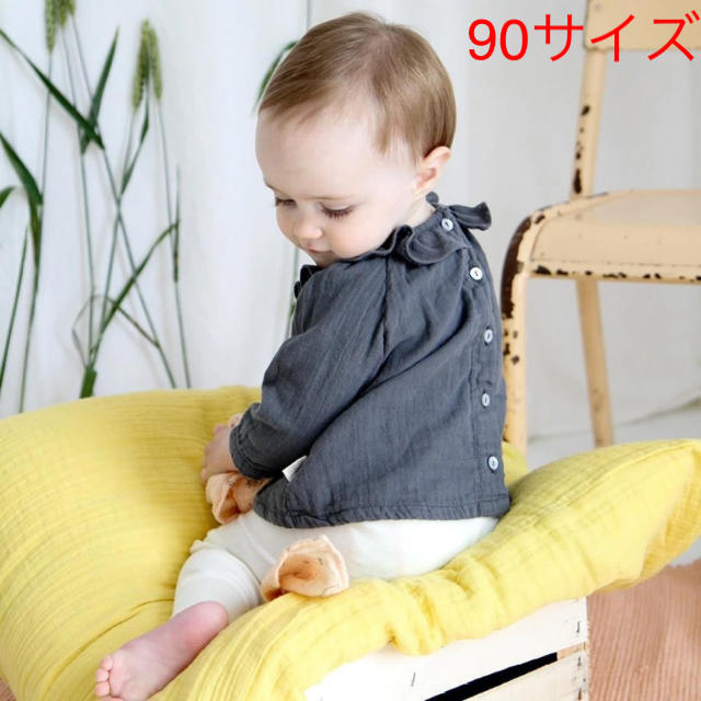 ♡新品1点のみ♡フリルブラウス ブルーグレー90サイズ キッズ/ベビー/マタニティのキッズ服女の子用(90cm~)(ブラウス)の商品写真