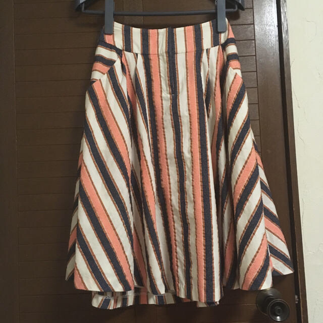 Lily Brown(リリーブラウン)のリリーブラウン フレアスカート レディースのスカート(ひざ丈スカート)の商品写真