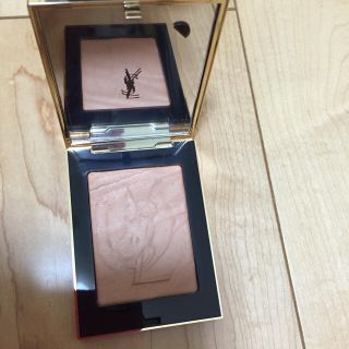 イヴサンローランボーテ(Yves Saint Laurent Beaute)のYSLのサハリエンヌフェイスパウダー1(フェイスパウダー)