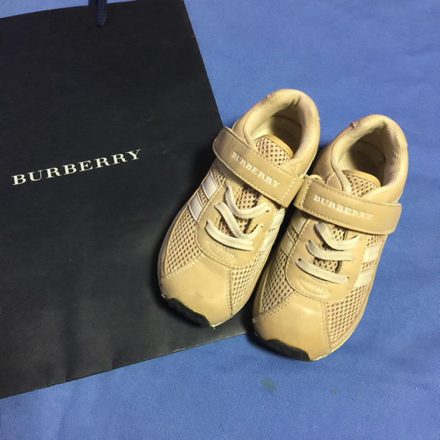 BURBERRY(バーバリー)のゆーん様　専用 キッズ/ベビー/マタニティのキッズ靴/シューズ(15cm~)(スニーカー)の商品写真